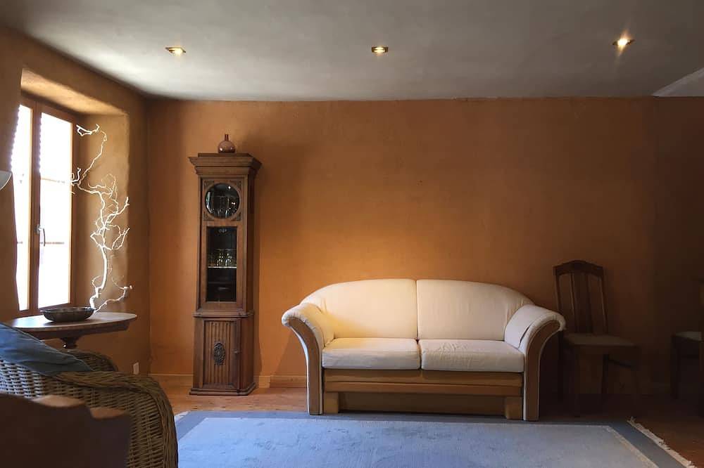 Ganze Wohnung, 2 Zi.Wohnung im mittelalterlichen Dorfkern in Waldenburg (Schweiz), Aargau-Basel