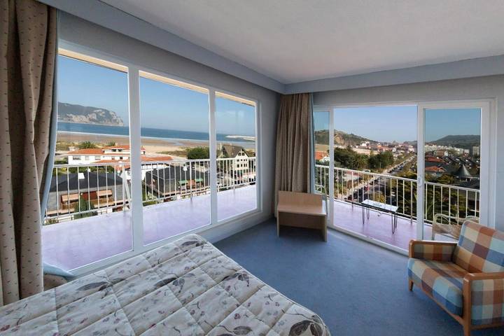 Hôtel pour 2 personnes, avec terrasse à Laredo - 3