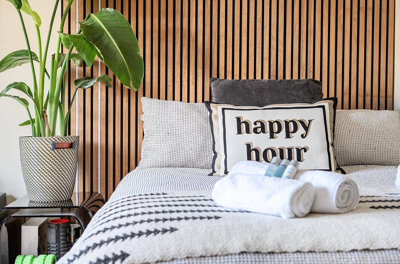 Entire apartment, Chic Flat Hideaway with Private Courtyard - Pass the Keys in Guildford, Surrey