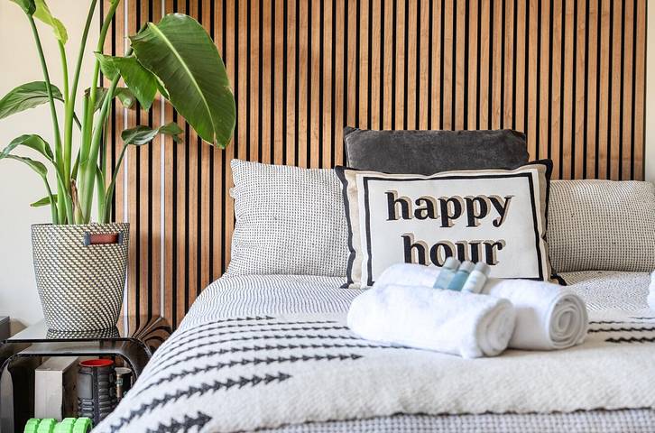 Entire apartment, Chic Flat Hideaway with Private Courtyard - Pass the Keys in Guildford, Surrey