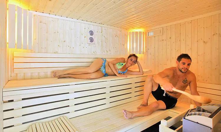 Camping für 6 Personen, mit Pool und Sauna sowie Terrasse in Midi-Pyrenäen - 4