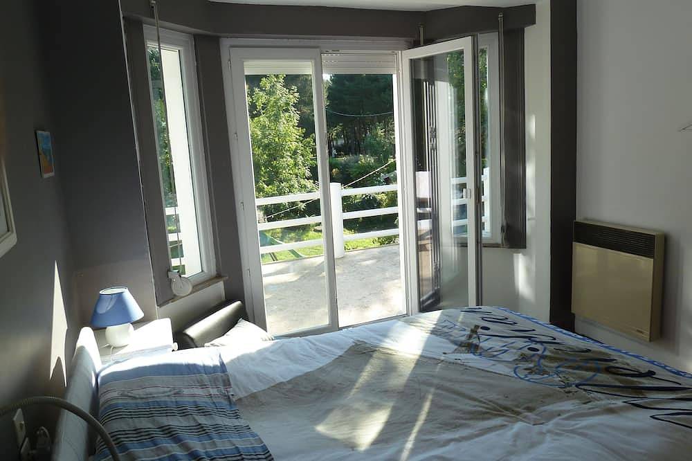 Charming villa in wooded area with large garden 1 km from the sea in Cucq, Montreuil region
