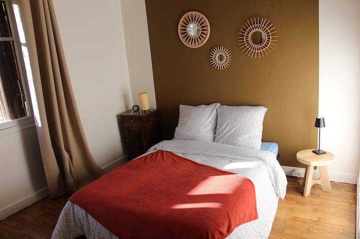 Location de vacances pour 12 personnes, avec jardin et balcon, animaux acceptés à Saint-Chels