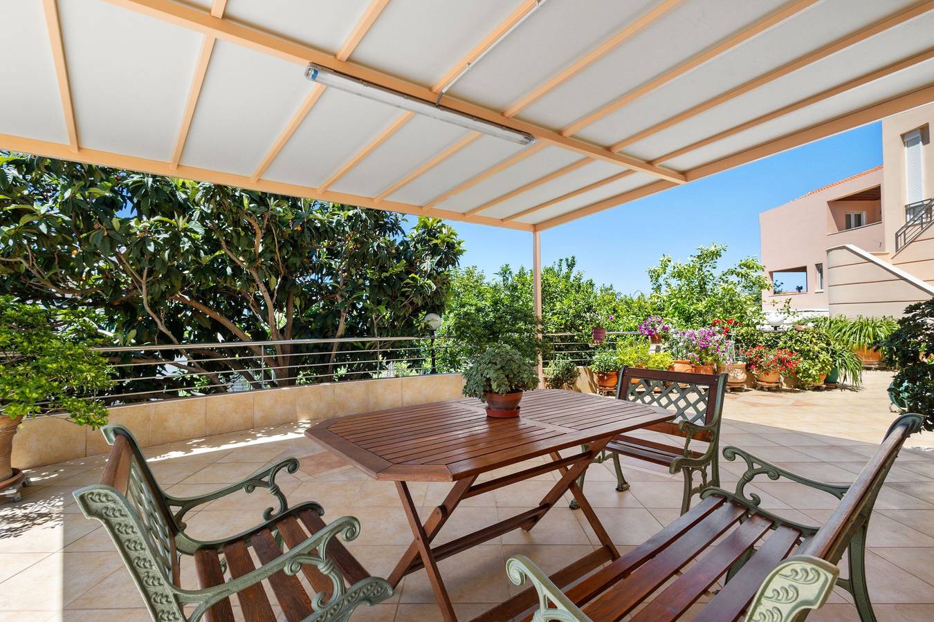 Entire apartment, Sofie's Garden View Apartment in Daratsos, Chania region