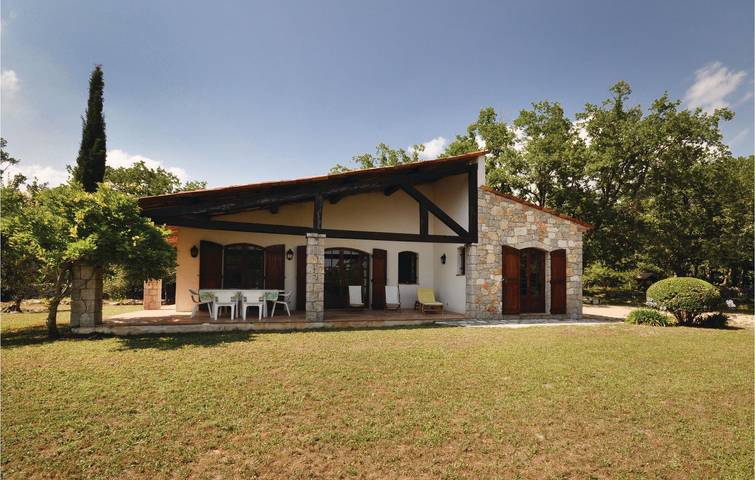 Location de vacances pour 6 personnes, avec piscine ainsi que terrasse et jardin, animaux acceptés à Saint-Cézaire-sur-Siagne - 2