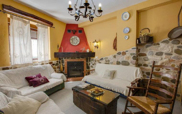 Casa rural para 12 personas, con terraza, Se admiten mascotas en Riolobos