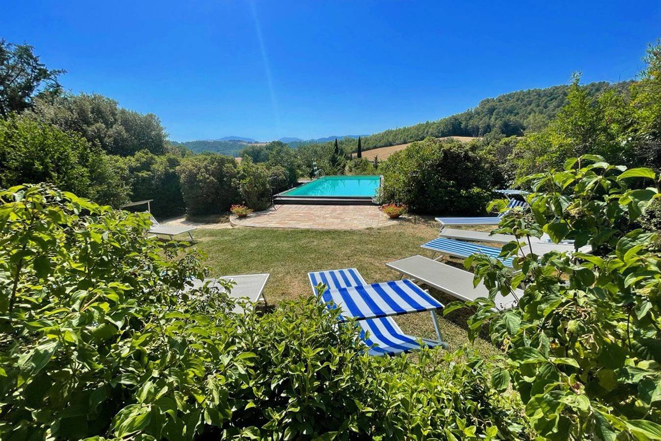 Adam House, exclusive Pool, outstanding views, vast garden, aircon, sleeps 8 in Spoleto, Perugia Province