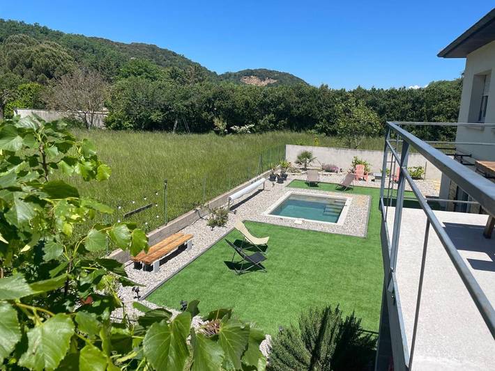 Location de vacances pour 2 personnes, avec piscine et jardin à Charmes-sur-Rhône - 4