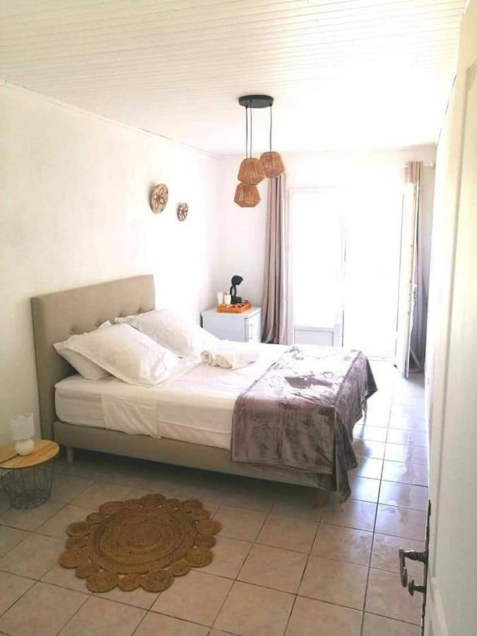 Location de vacances pour 2 personnes, avec piscine ainsi que jacuzzi et jardin à Saint-Jean-de-Maruéjols-et-Avéjan - 3