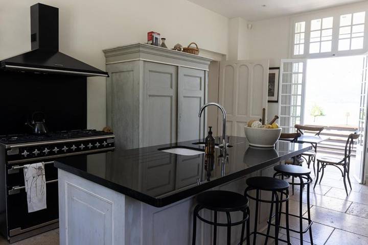 Villa pour 12 personnes, avec jardin et vue ainsi que vue sur le lac et balcon à Veyrier-du-Lac - 2