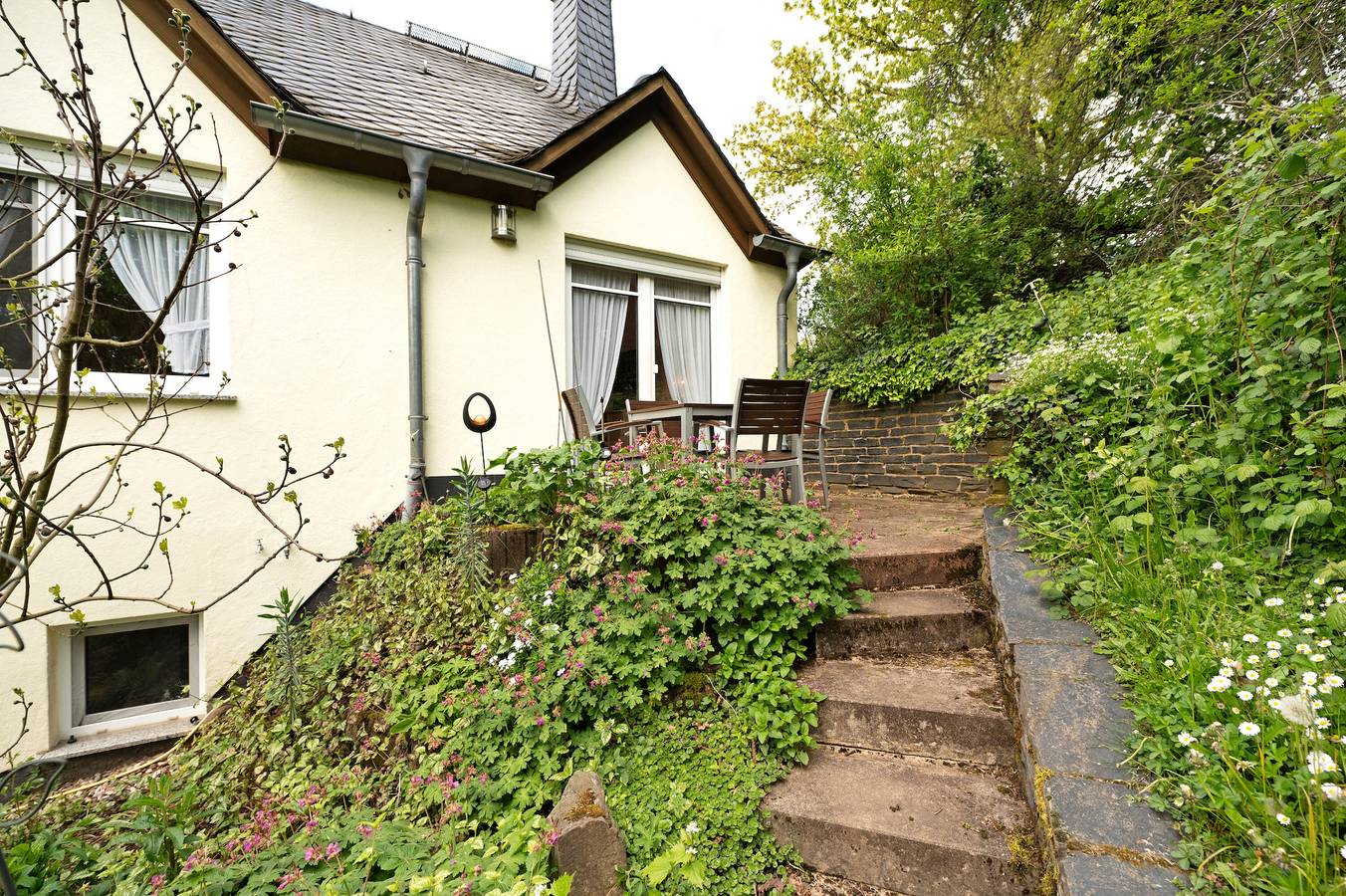 Ganze Wohnung, Ferienwohnung 'Gästehaus Mühlenhof - Donfelder' mit privater Terrasse, privatem Garten und Wlan in Maring-Noviand, Bernkastel-Kues & Umgebung
