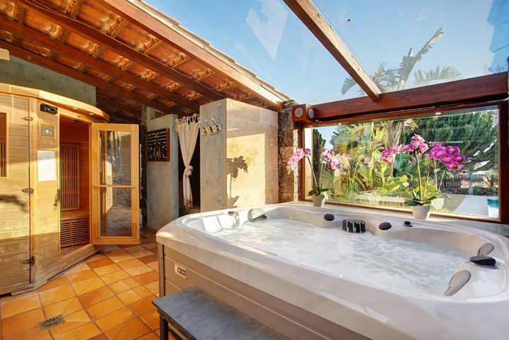 Casa rural para 8 personas, con jardín y sauna además de piscina y jacuzzi en Puerto del Rosario - 3