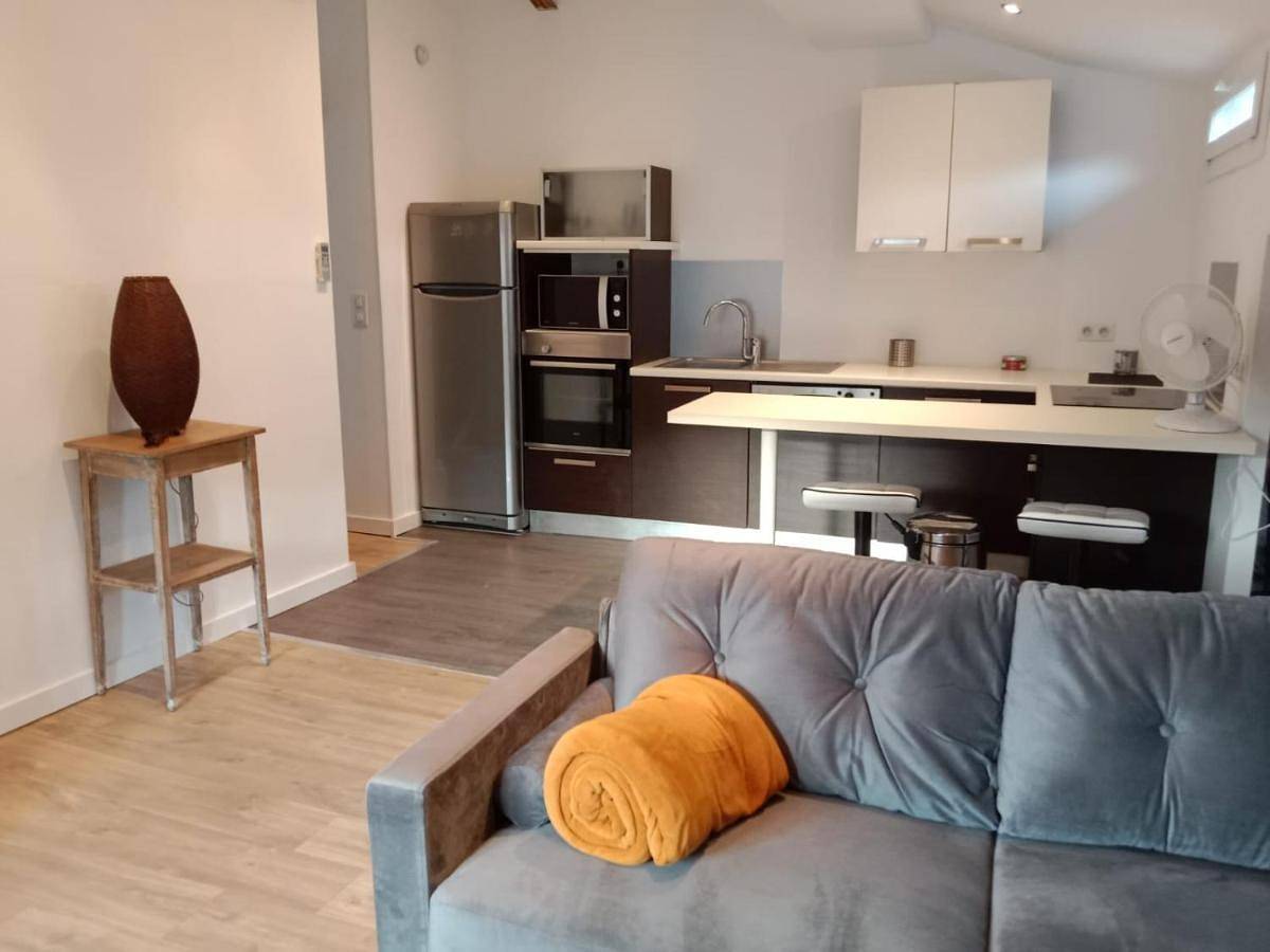Appartement entier, One-Bedroom Apartment in Bastia, Cap Corse