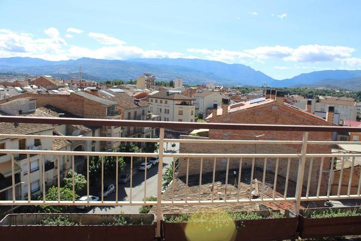 Gîte pour 10 personnes, avec vue et terrasse, animaux acceptés à Tremp - 2