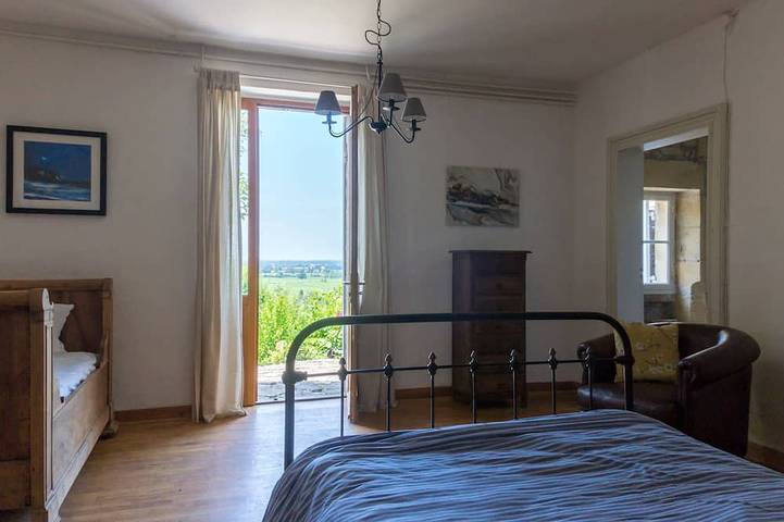 Location de vacances pour 12 personnes, avec jacuzzi et jardin à Pujols (Gironde) - 4