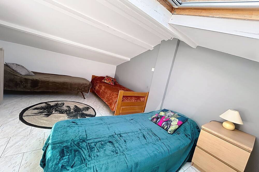 Entire apartment, Feet in the water in Corsica in Alata, Ajaccio region