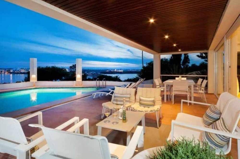Villa Lantana - Class and style with incredible views over Mahon harbour in Cala Llonga (Menorca), Maó