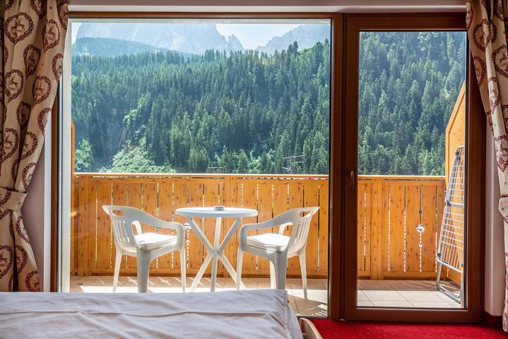 Ferienwohnung für 8 Personen, mit Balkon und Sauna sowie Garten in St. Christina in Gröden - 2