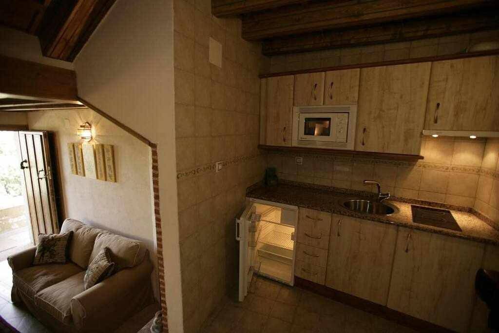 Apartamento entero, One-Bedroom Apartment in Navatejares, Provincia de Ávila