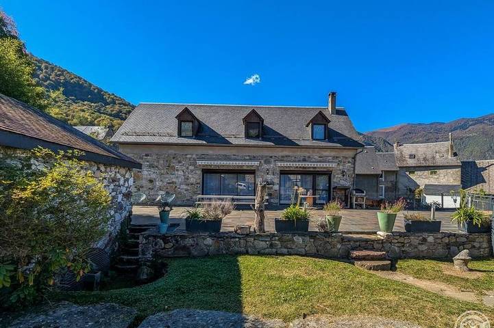 Location de vacances pour 15 personnes, avec jardin à Marignac