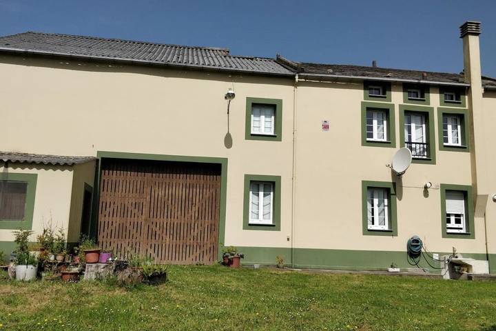 Casa rural para 9 personas, con Balcón y Terraza además de Jardín y Vistas en Provincia de Lugo