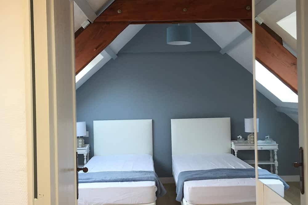 La Traversière extérieur clos,plage 600m, commerces 100m,wifi in Arradon, Côte des Mégalithes