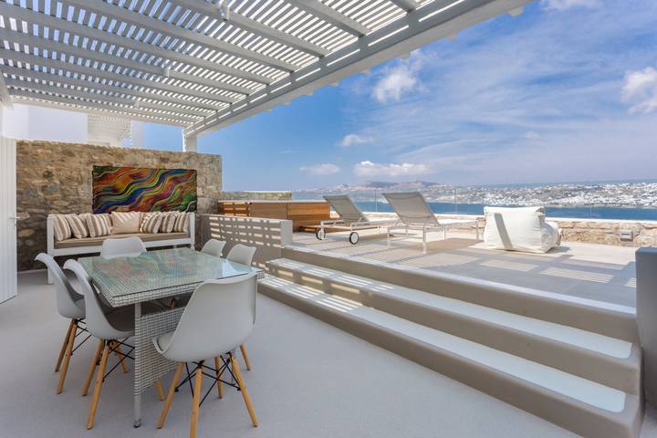 Vacation rental for 8 people, with Balcony and Hot tub as well as Pool in Mykonos