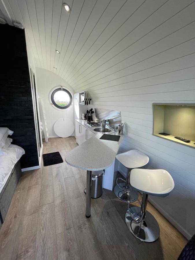 Camping for 4 people, with Hot tub and Garden as well as View in Norfolk