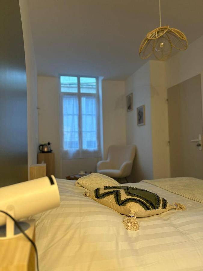 Maison des ambans chambres d'hotes hypercentre 200m de la gare et petit dejeuner offert in Agen, Quercy