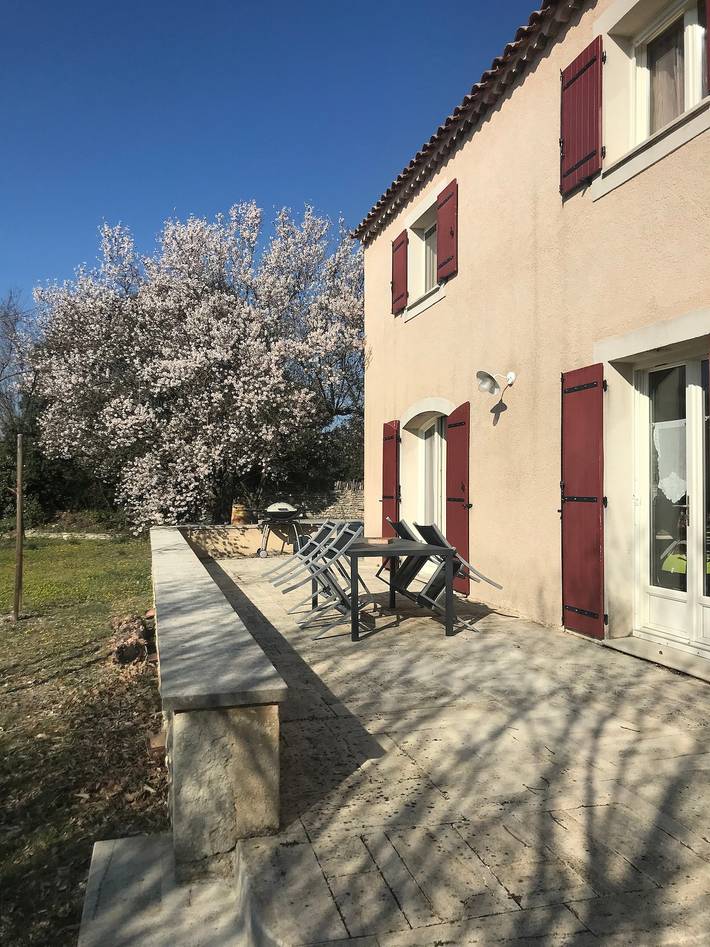 Casa di campagna 'Mas Les Coutilles' con vista montagna, piscina privata e Wi-Fi in Cabrières-d'Avignon, Parco naturale regionale del Luberon