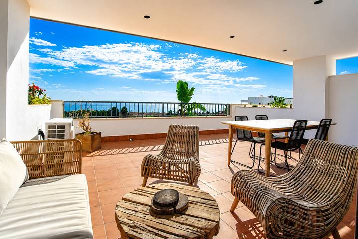 Holiday rental for 4 people, with Terrace and Pool as well as View in Casares