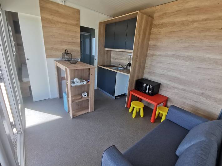 Camping für 6 Personen, mit Terrasse und Whirlpool sowie Pool in Pirovac - 2