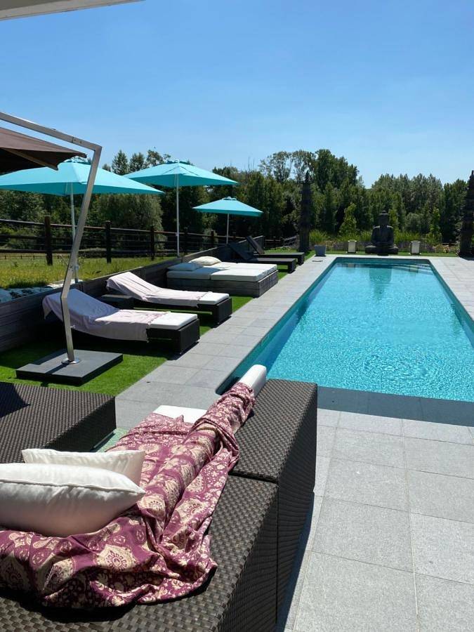 Location de vacances pour 4 personnes, avec vue et piscine ainsi que jardin et sauna à Ellezelles - 2