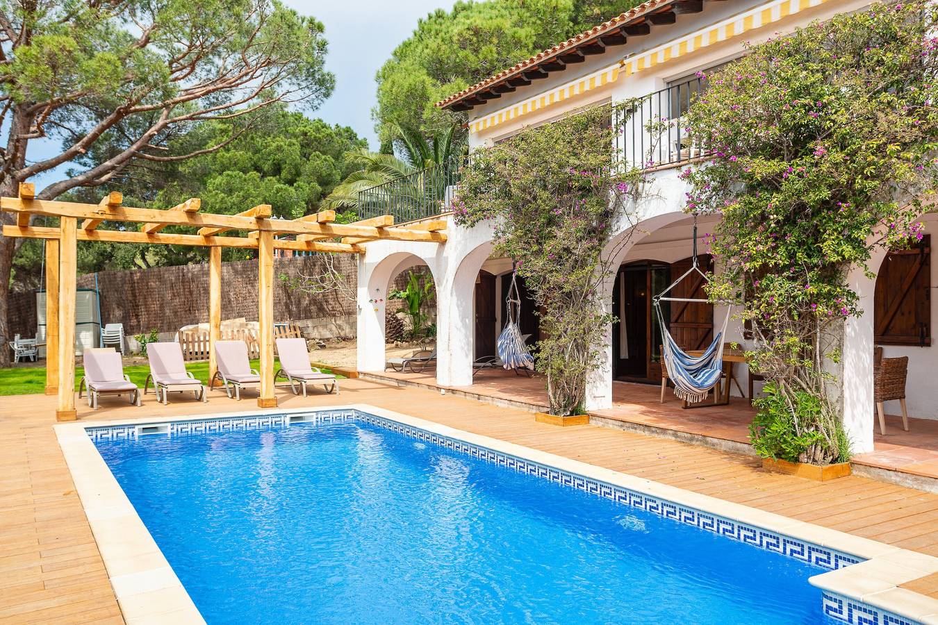 Villa 'Vista Bonita 5 Habitaciones' con vistas al mar, piscina privada y Wi-Fi in Lloret de Mar, Costa Brava