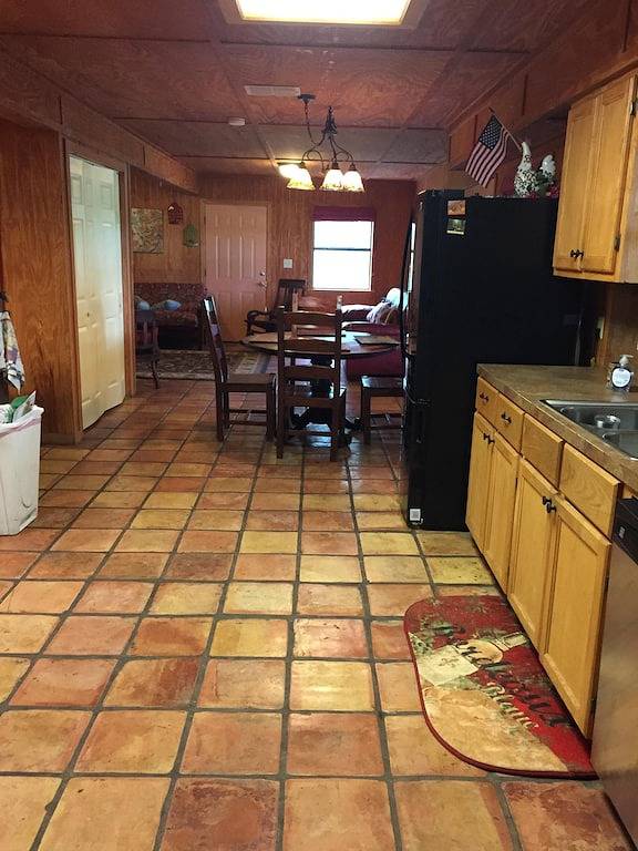 Schöne Aussicht auf den Frio Fluss von Ihrer Veranda. in Concan, Uvalde County