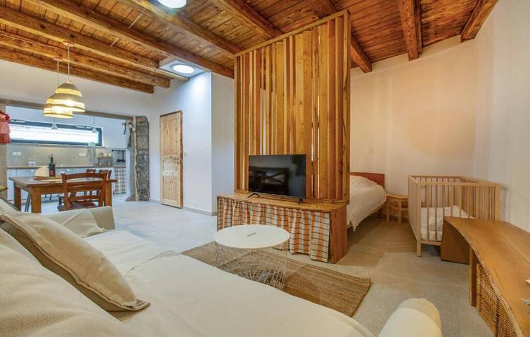 Ferienwohnung für 2 Personen, mit Garten und Terrasse sowie Pool