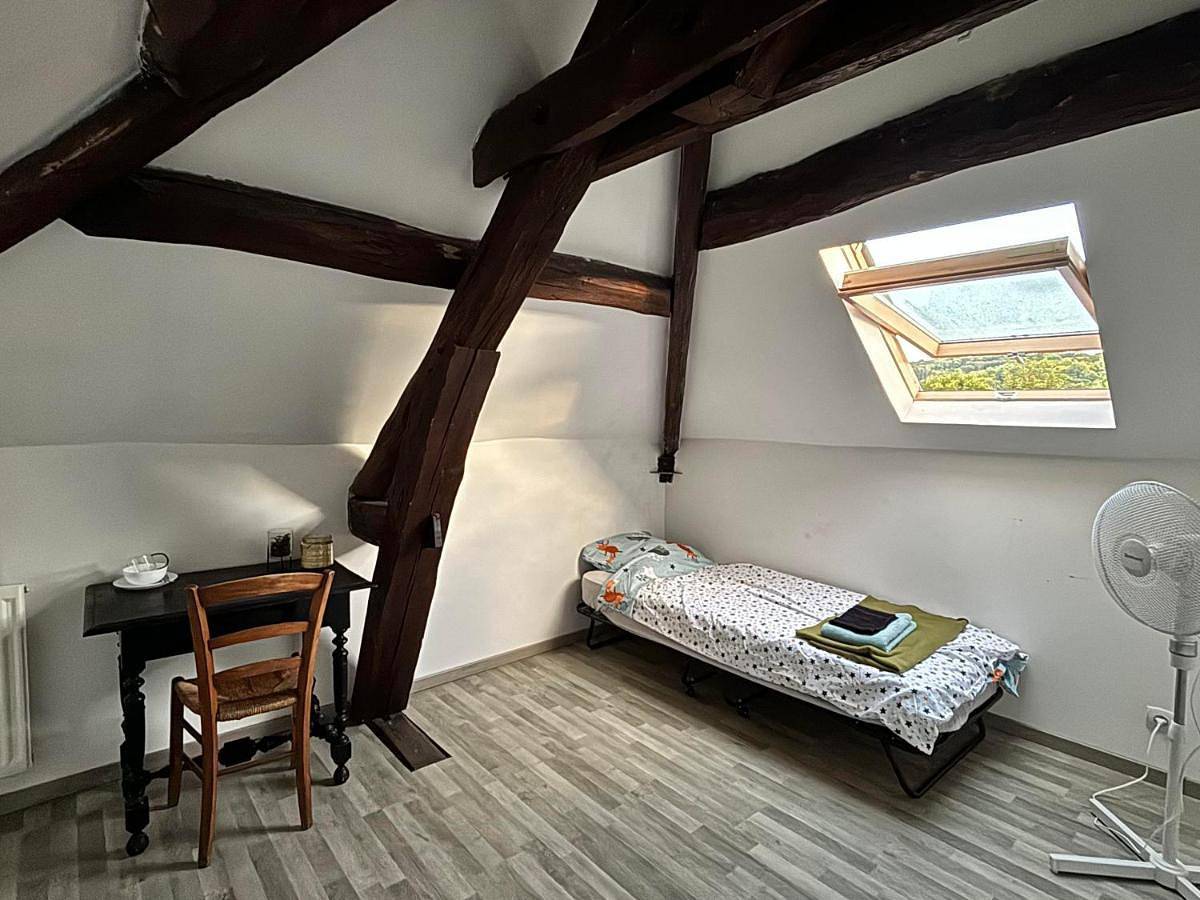 Appartement de vacances entier, Basic Triple Room in Coulommiers (Seine-et-Marne), Seine-et-Marne