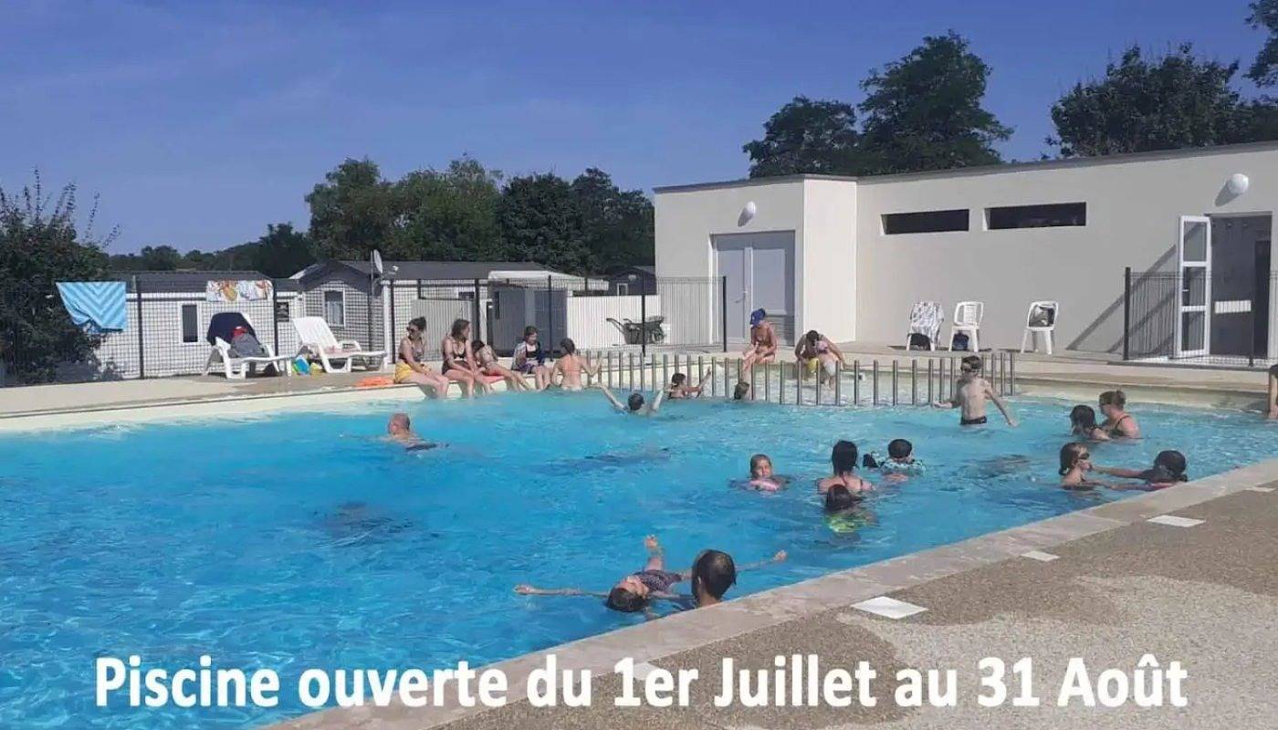 Zecamping 3 étoiles animé piscine chauffée mobil-home Tv Bbq 31m2 in Argentonnay, Deux-Sèvres