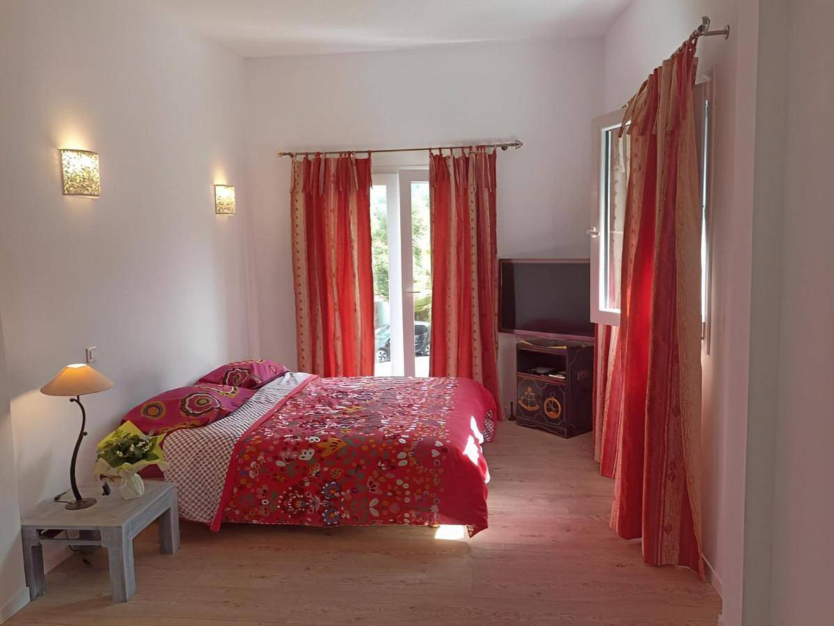 Villa avec piscine et belle vue mer proche des plages et commerces in Porticcio, Grosseto-Prugna