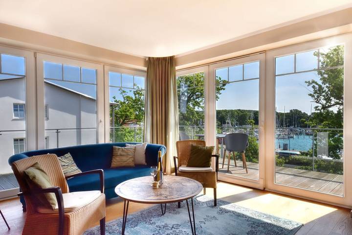 Ferienwohnung für 2 Personen, mit Balkon und Seeblick in Lauterbach (Rügen)