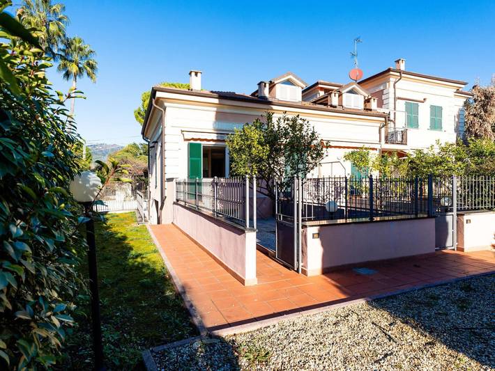 Ferienwohnung für 4 Personen, mit Terrasse und Garten