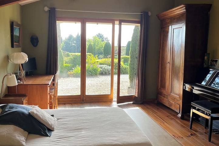 Location de vacances pour 3 personnes, avec jardin à Jonquerettes - 2