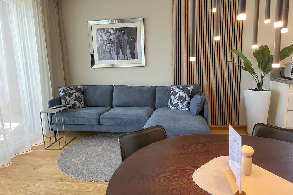 Ganze Wohnung, \"Seven\" - Premium Apartments Seekirchen, Modernes 3-Zi-Apartment mit Balkon in Seekirchen am Wallersee, Bezirk Salzburg-Umgebung