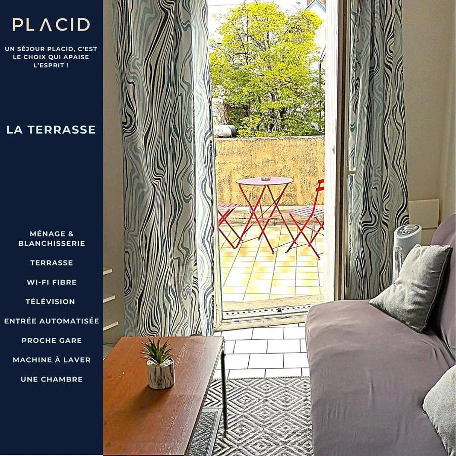 Appartement entier, La Terrasse, T2 proche gare, Wifi, tv Hd, grande terrasse in Tours, Région de Tours