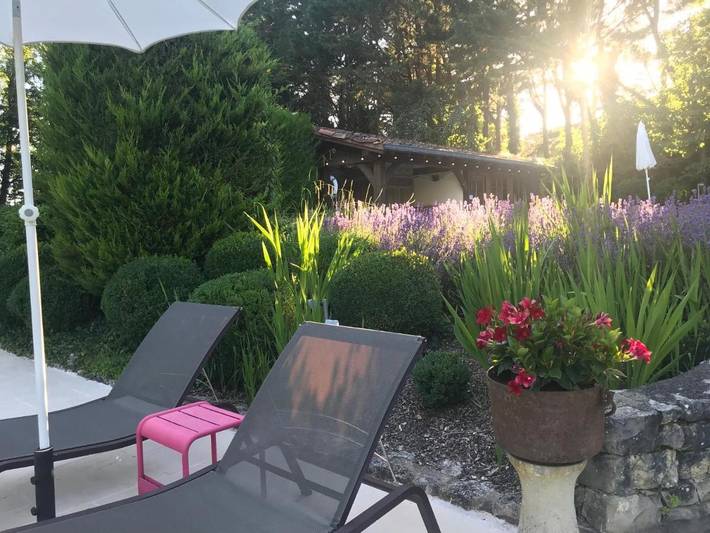 Hôtel pour 2 personnes, avec terrasse et jardin, animaux acceptés à Champagnac-de-Belair - 2