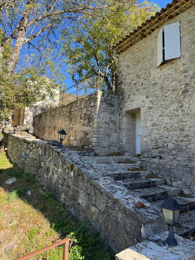 Location de vacances pour 8 personnes, avec vue et jardin, animaux acceptés à La Bastide - 3