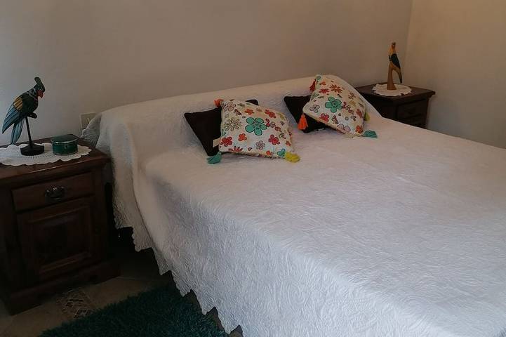 Location de vacances pour 6 personnes, avec terrasse et jardin à Saint-Michel-l'Observatoire - 3