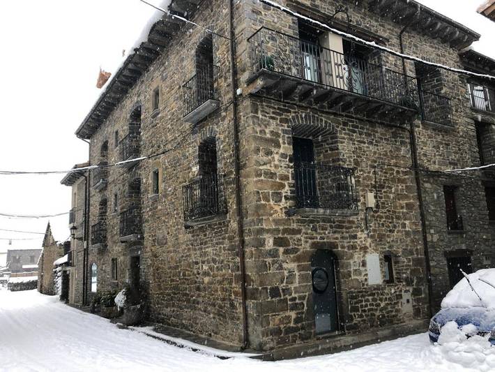 Location de vacances pour 6 personnes, avec Terrasse et Vue à Labuerda