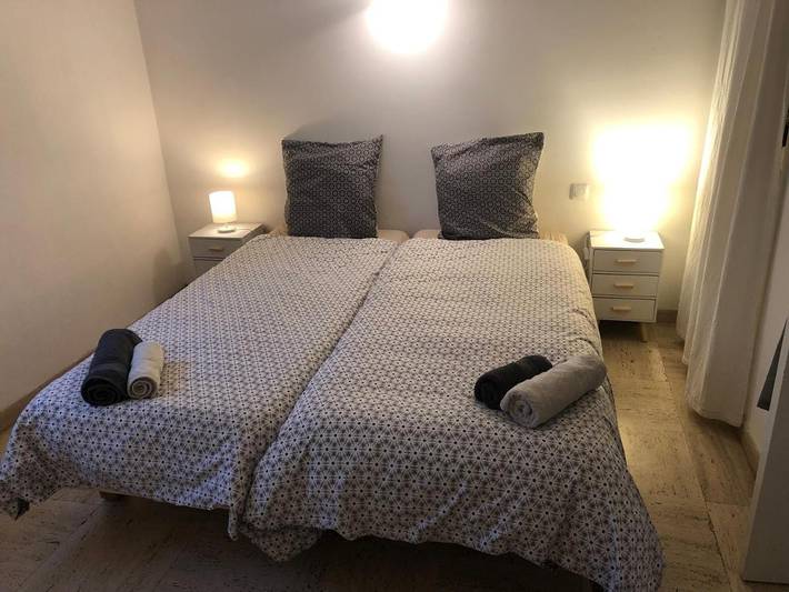 Chambre d’hôte pour 3 personnes, avec jardin et piscine ainsi que terrasse et vue à Montagnac - 4