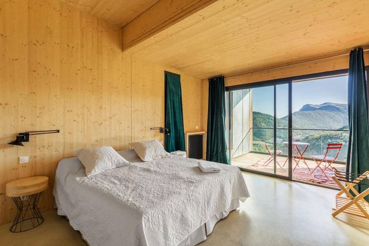 Location de vacances pour 15 personnes, avec piscine ainsi que terrasse et vue, animaux acceptés à Teyssières - 4